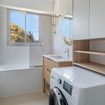 Apartment 10m De La - 2 Adultes Et 2 Enfants *